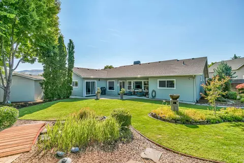 Exterior - 1620 Pacific Ln, Phoenix, OR 97535 photo 11 of 13