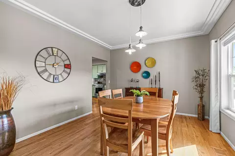 Dining - 1620 Pacific Ln, Phoenix, OR 97535 photo 1 of 2