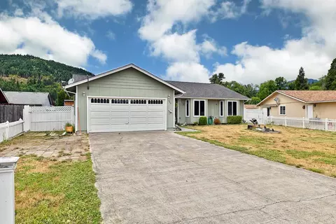 328 Outback Ln, Glendale, OR 97442 photo 2