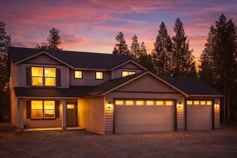53090 Day Rd, La Pine, OR 97739