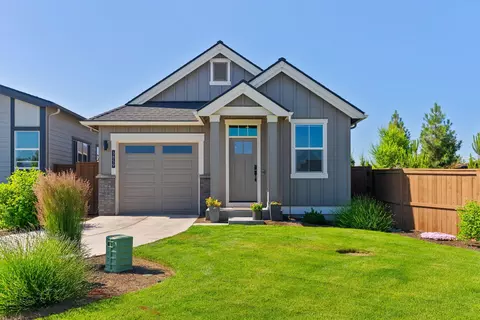 3859 NE Oakside Loop, Bend, OR 97701