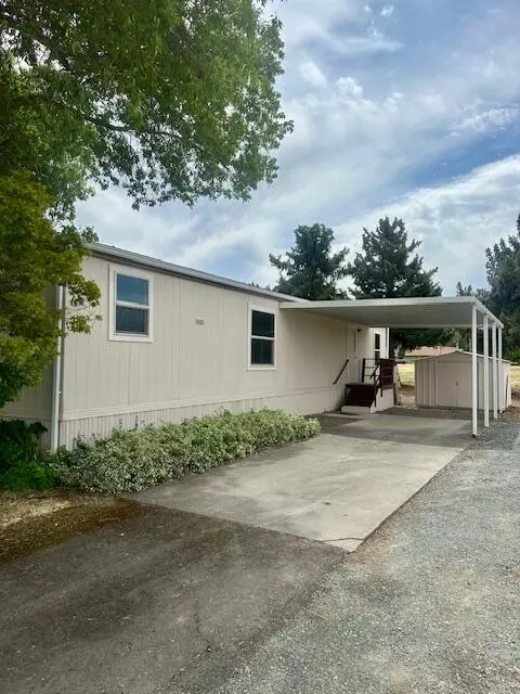 3700 Bellinger Ln #63, Medford, OR 97501