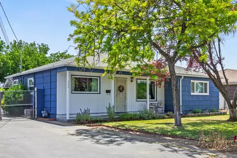 930 Oak St, Central Point, OR 97502