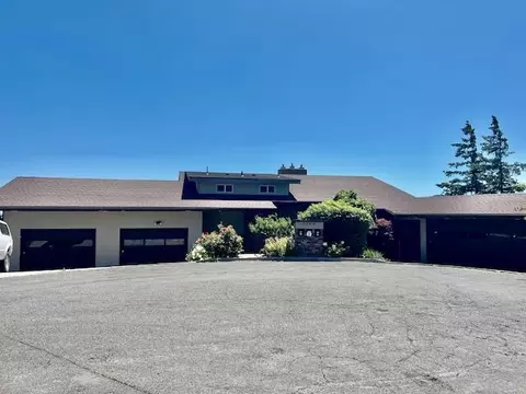 2384 Linda Vista Dr, Klamath Falls, OR 97601