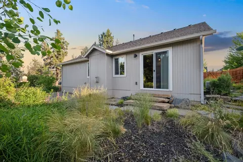 20392 SE Lois Way, Bend, OR 97702 photo 23