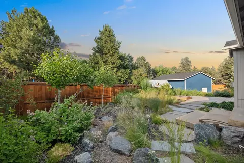 20392 SE Lois Way, Bend, OR 97702 photo 26