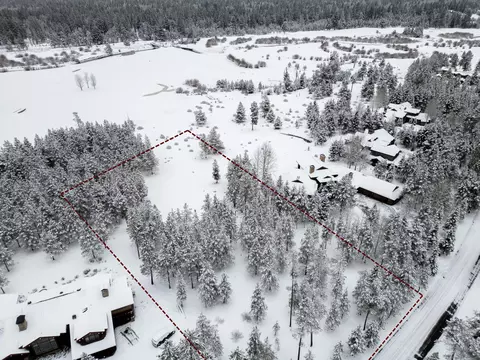 56340 Twin Rivers Dr, Bend, OR 97707