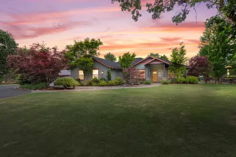 251 Kaneeta Ln, Grants Pass, OR 97526