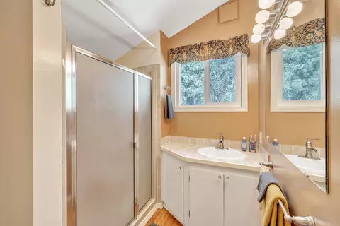 Bath - 52300 Barberry Cir, La Pine, OR 97739 photo 3 of 5