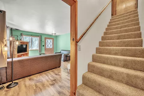 Entry Way - 52300 Barberry Cir, La Pine, OR 97739 photo 1 of 2