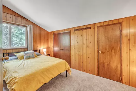 Bedroom - 52300 Barberry Cir, La Pine, OR 97739 photo 4 of 6