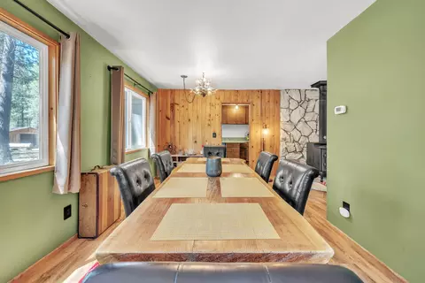 Dining - 52300 Barberry Cir, La Pine, OR 97739 photo 2 of 3