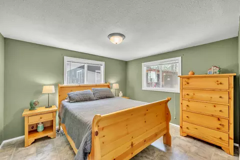 Bedroom - 52300 Barberry Cir, La Pine, OR 97739 photo 6 of 6
