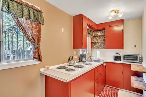 Kitchen - 52300 Barberry Cir, La Pine, OR 97739 photo 5 of 5