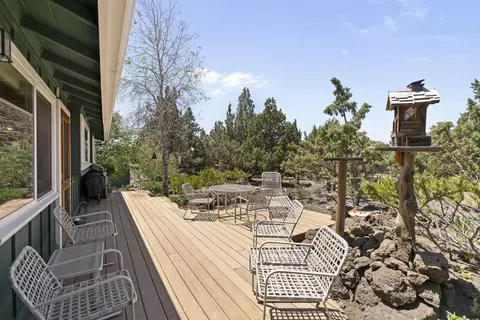 Exterior - 23080 Chisholm Trl, Bend, OR 97702 photo 2 of 8