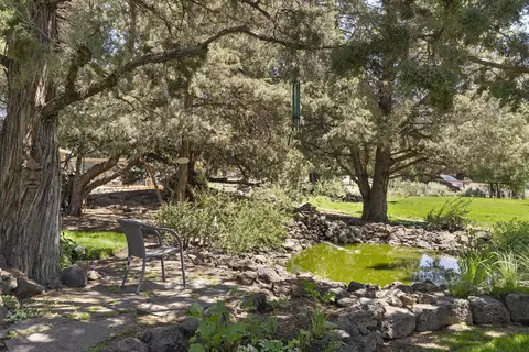 Exterior - 23080 Chisholm Trl, Bend, OR 97702 photo 4 of 8
