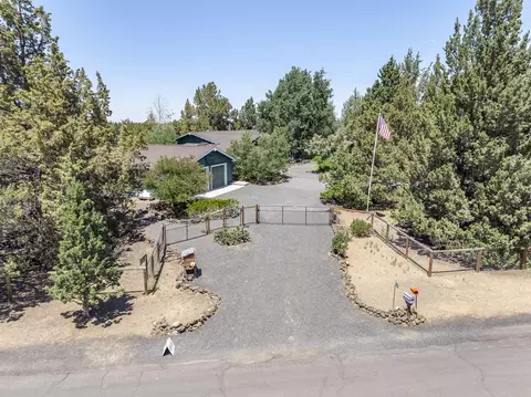Exterior - 23080 Chisholm Trl, Bend, OR 97702 photo 8 of 8