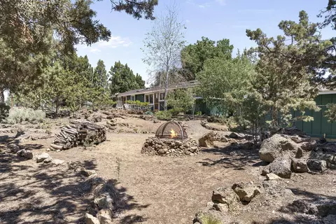 Exterior - 23080 Chisholm Trl, Bend, OR 97702 photo 3 of 8