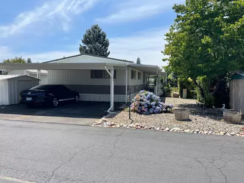260 Lakeview Dr, Grants Pass, OR 97526