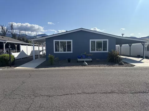 333 Mountain View Dr #71, Talent, OR 97540