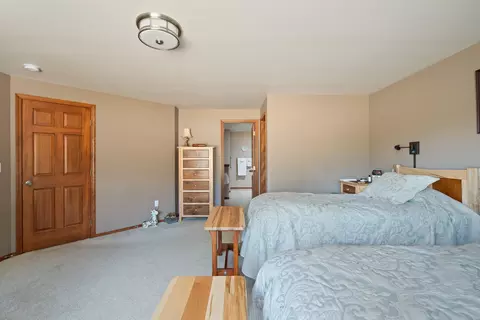 Bedroom - 17596 Cascade Estates Dr, Bend, OR 97703 photo 3 of 5