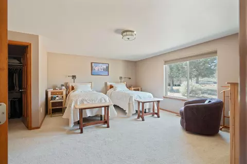 Bedroom - 17596 Cascade Estates Dr, Bend, OR 97703 photo 1 of 5