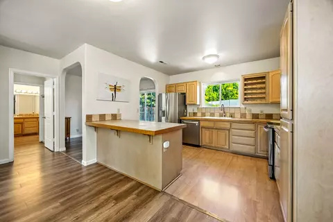 1049 Tolman Creek Rd, Ashland, OR 97520