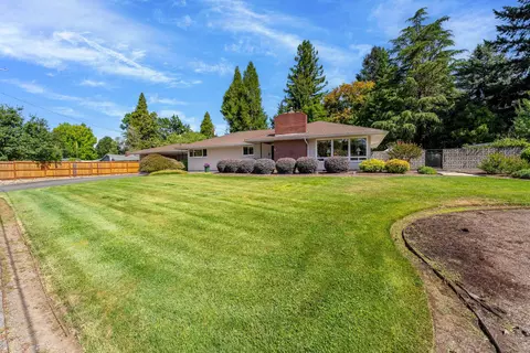 1430 SE Rogue Dr, Grants Pass, OR 97526