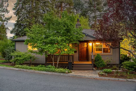 1155 NE 9th St, Bend, OR 97701