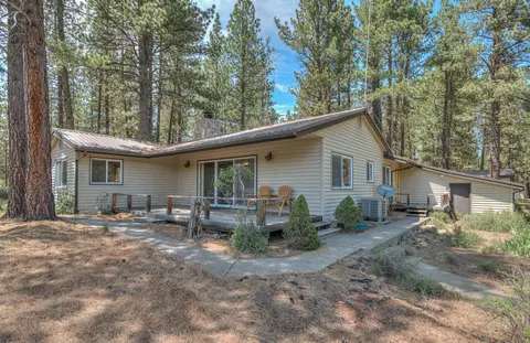 54400 Lynx Dr, Bend, OR 97707