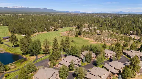 View/Area - 61925 Broken Top Dr, Bend, OR 97702 photo 4 of 5