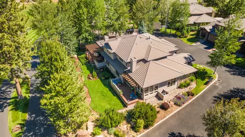 View/Area - 61925 Broken Top Dr, Bend, OR 97702 photo 3 of 5
