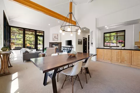 Dining - 61925 Broken Top Dr, Bend, OR 97702 photo 2 of 4