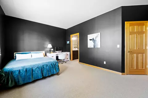 Bedroom - 61925 Broken Top Dr, Bend, OR 97702 photo 5 of 5