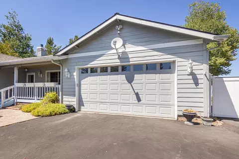 16690 Oakridge Pl, La Pine, OR 97739 photo 3