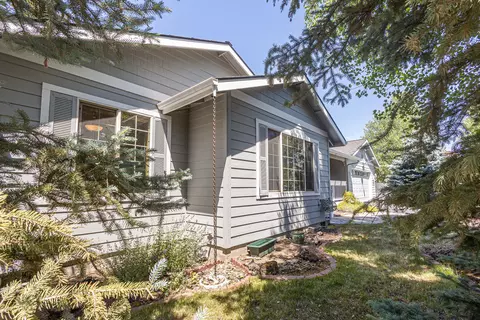 16690 Oakridge Pl, La Pine, OR 97739 photo 2