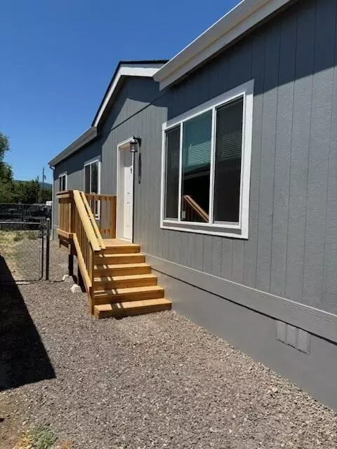 741 Tawn Cheree, Medford, OR 97501