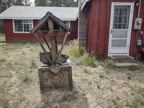 Exterior - 15675 Friendly St, La Pine, OR 97739 photo 3 of 8