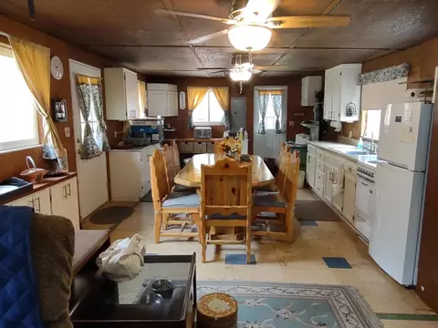 Kitchen - 15675 Friendly St, La Pine, OR 97739 photo 1 of 2