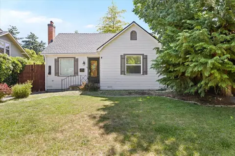 207 Vancouver Ave, Medford, OR 97504