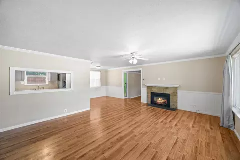 631 E 4th Ave, Riddle, OR 97469 photo 4