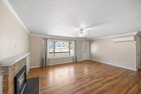 631 E 4th Ave, Riddle, OR 97469 photo 3