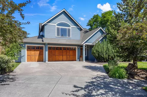 2044 NE Cradle Mountain Way, Bend, OR 97701