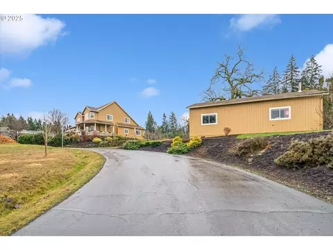 16567 S Memory Ln, Oregon City, OR 97045