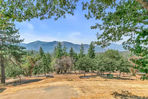 9531 Sterling Creek Rd, Jacksonville, OR 97530