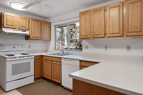 14570 Mountain View Loop, Sisters, OR 97759 photo 9