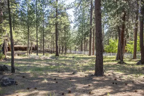 14570 Mountain View Loop, Sisters, OR 97759 photo 27