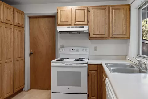 14570 Mountain View Loop, Sisters, OR 97759 photo 10