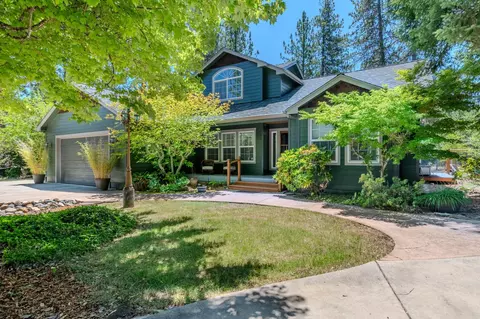 7888 Redthorne Rd, Rogue River, OR 97537