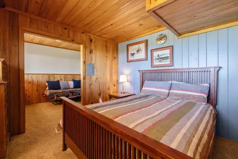 Bedroom - 18610 Taylor Rd, Merrill, OR 97633 photo 9 of 9